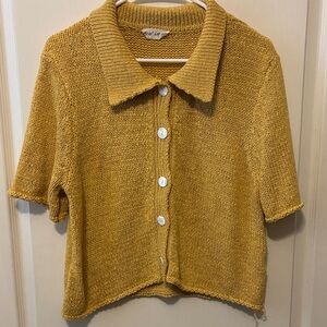 Short-Sleeve Collared Chunky Knit Sweater in Yellow